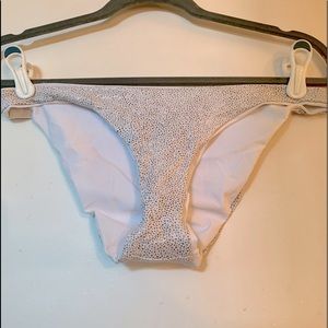 *NWT* Belusso White &Sliver Textured Bikini Bottom